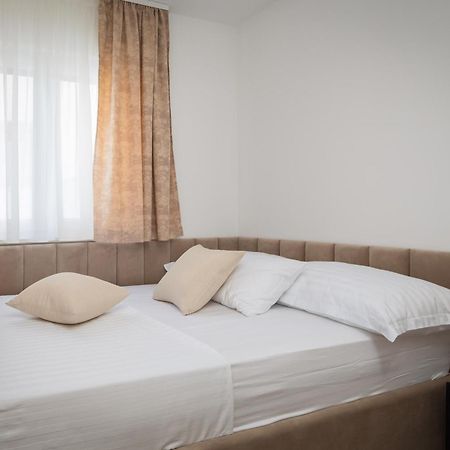 Apartments Villa Maracella 산책길 외부 사진