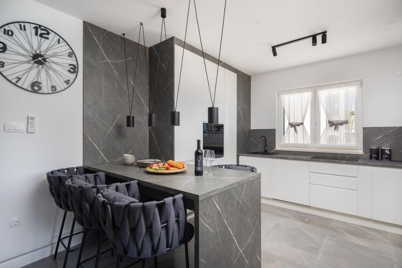 Apartments Villa Maracella 산책길 외부 사진